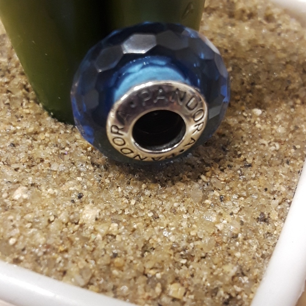 Blue faceted murano authentic pandora